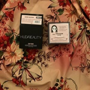 Huda Beauty Easy Bake Loose Setting Powder Cherry Blossom Fragrance Free NEW